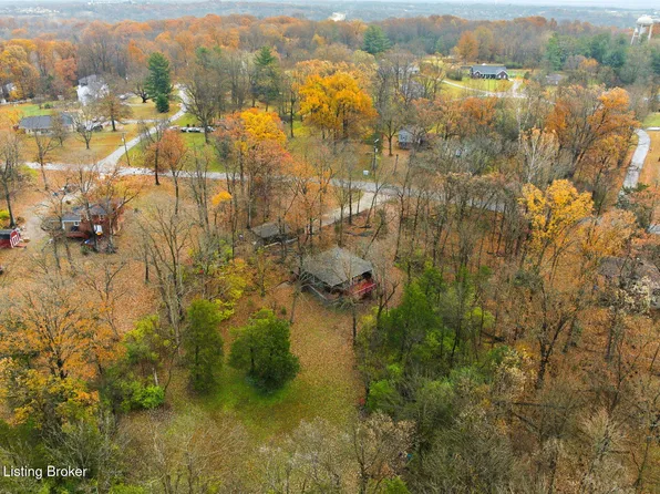 3300 Pin Oak Dr, La Grange, KY 40031