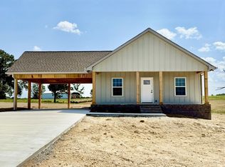 300 Sawyer Ln, Leoma, TN 38468