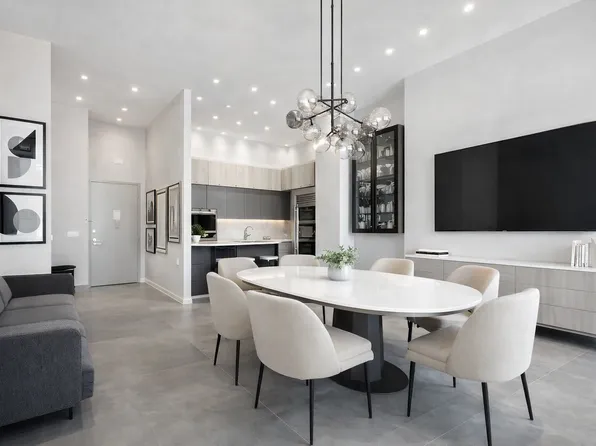 252 7th Avenue image 1 of 5