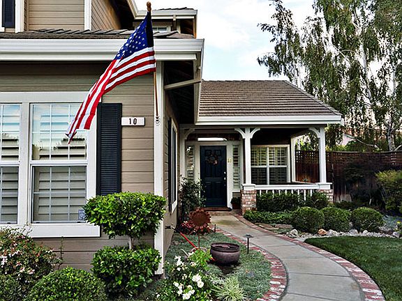 3rd image of 10 Tadlock Pl
