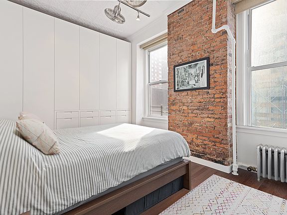 4th image of 107 W 25th St APT 5D