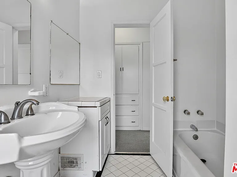 314 N Saint Andrews Pl #3 — Photo 11