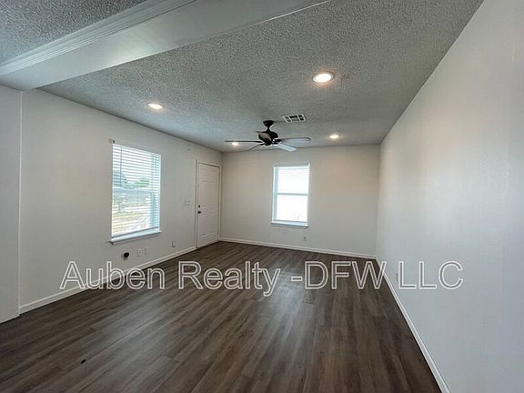 3rd image of 5320 Carver Dr