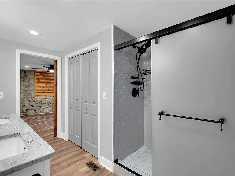 19 Granada Dr — Photo 16