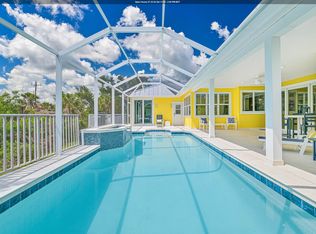 335 Cowry Ct, Sanibel, FL 33957