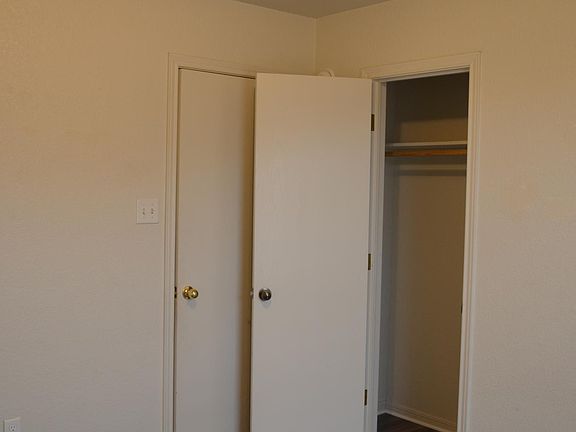 2nd image of 507 Primrose Dr Unit B