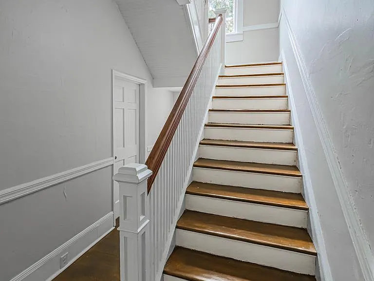 218 N Central Ave #C — Photo 2