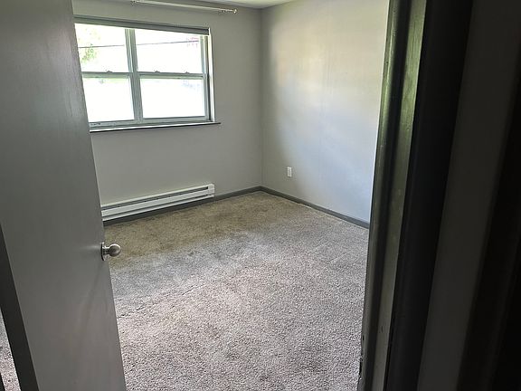5th image of 824-832 W Greenleaf St #4