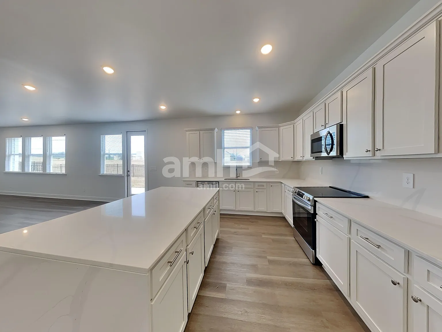 4 bed, 2.5 bath, 2449 sqft, $2,695 — Photo 3