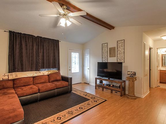 5th image of 322 Elizabeth Ct