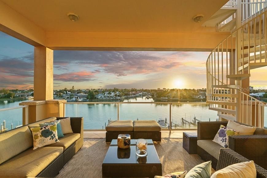 1st image of 40 BAYVIEW COURT S #3