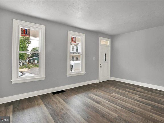 5th image of 519 Canal St