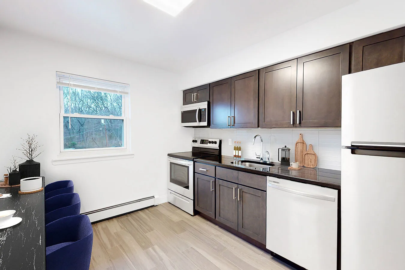 Stratford Apartments — Photo 1