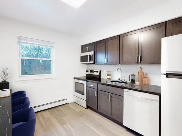 Stratford Apartments