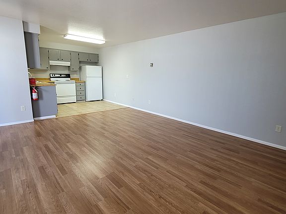 4th image of 3316 NE Lancaster St #3