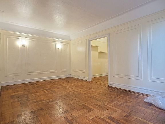2nd image of 2110 Westbury Ct APT 3F