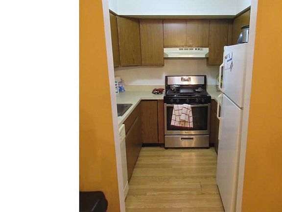 3rd image of 203 Rock St APT C