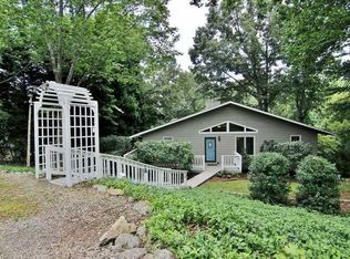250 Travers Ln, Moneta, VA 24121