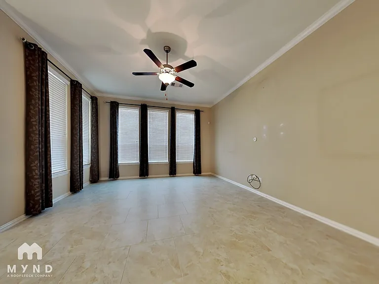 2925 Fox Ledge Ct — Photo 2