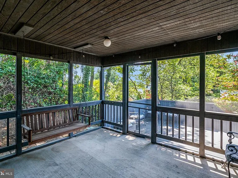 203 W Glendale Ave — Photo 64