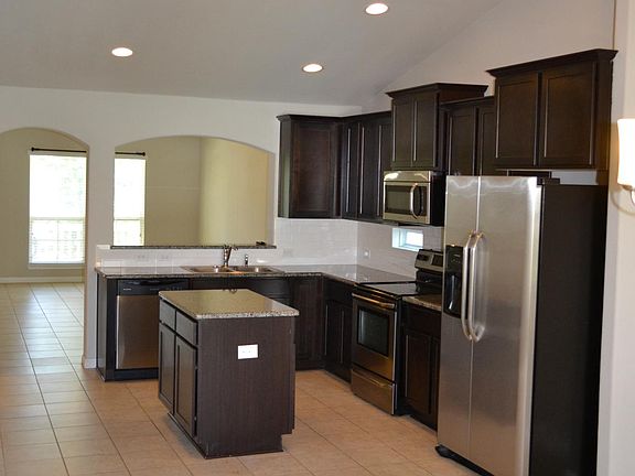 4th image of 1116 Badlands Dr