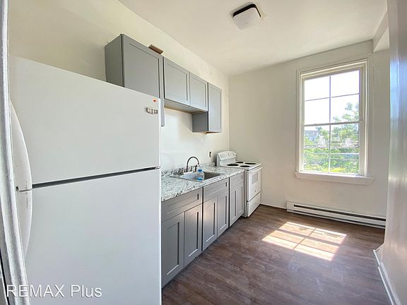 2nd image of 120 E Cumberland St #3