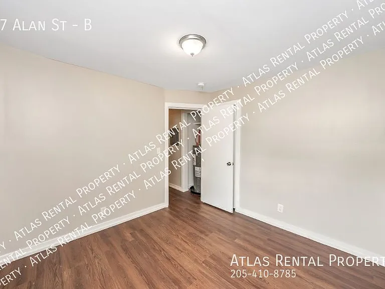 77 Alan St #B — Photo 10