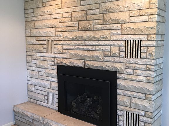 Fireplace w/gas insert
