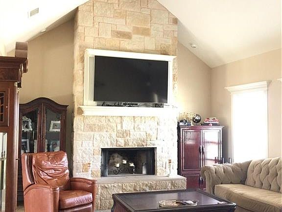 2nd image of 118 Sanford Ln