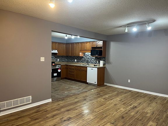 5th image of 126 Templewood Dr #126