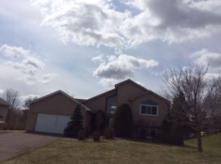 5410 Vinewood Ln N, Plymouth, MN 55442