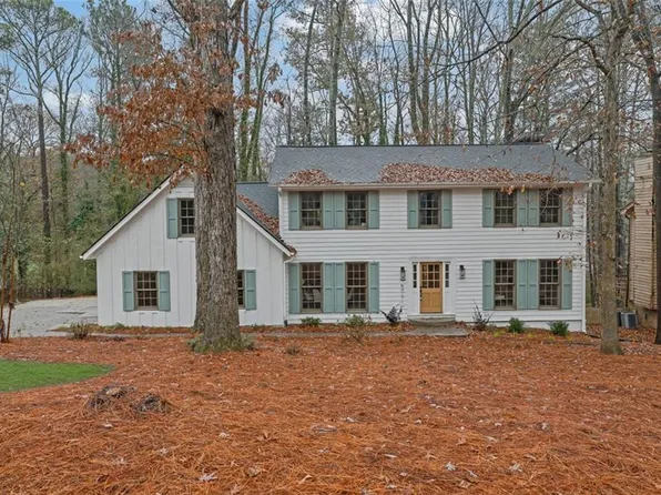 5091 Golfbrook Dr, Stone Mountain, GA 30088