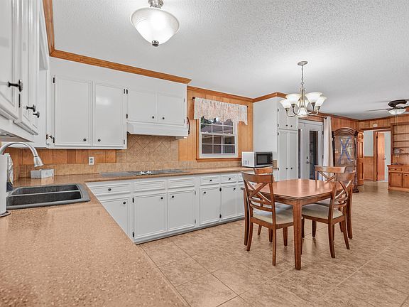 2nd image of 948 Whispering Pines Rd.