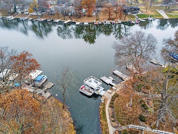 4th image of 90 Beach Dr