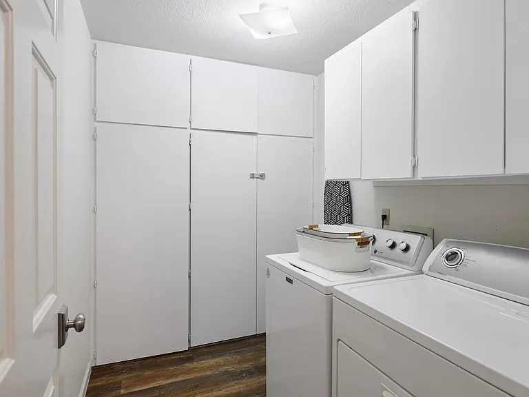 Laundry Room: Full Size Washer and Dryer