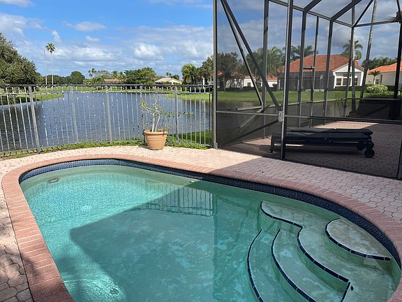 4th image of 2716 Oakmont Ct