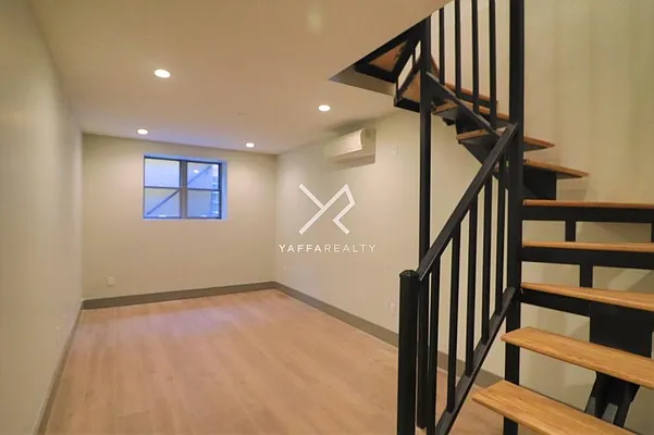 Rented by Yaffa Realty LLC | media 36