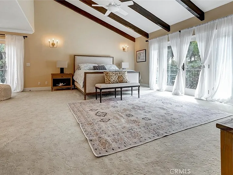 4751 Topeka Dr — Photo 30