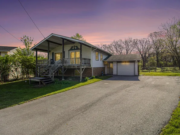 8631 Christopher Dr, Saint John, IN 46373