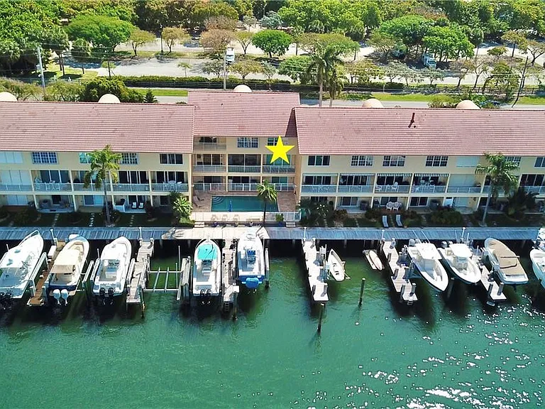 4230 N Ocean Dr — Photo 35