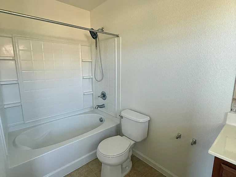 1572 Minories Dr — Photo 12