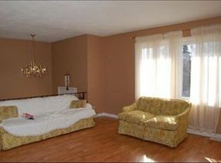 1451 Walnut Ave, Hanover Park, IL 60133