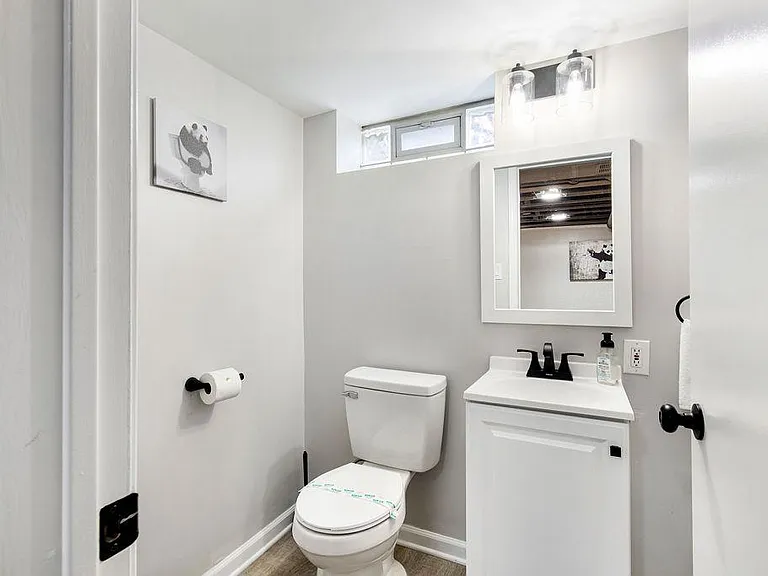 2024 Rowland Ave — Photo 19