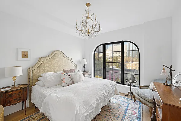 Sold by SERHANT. | media 29