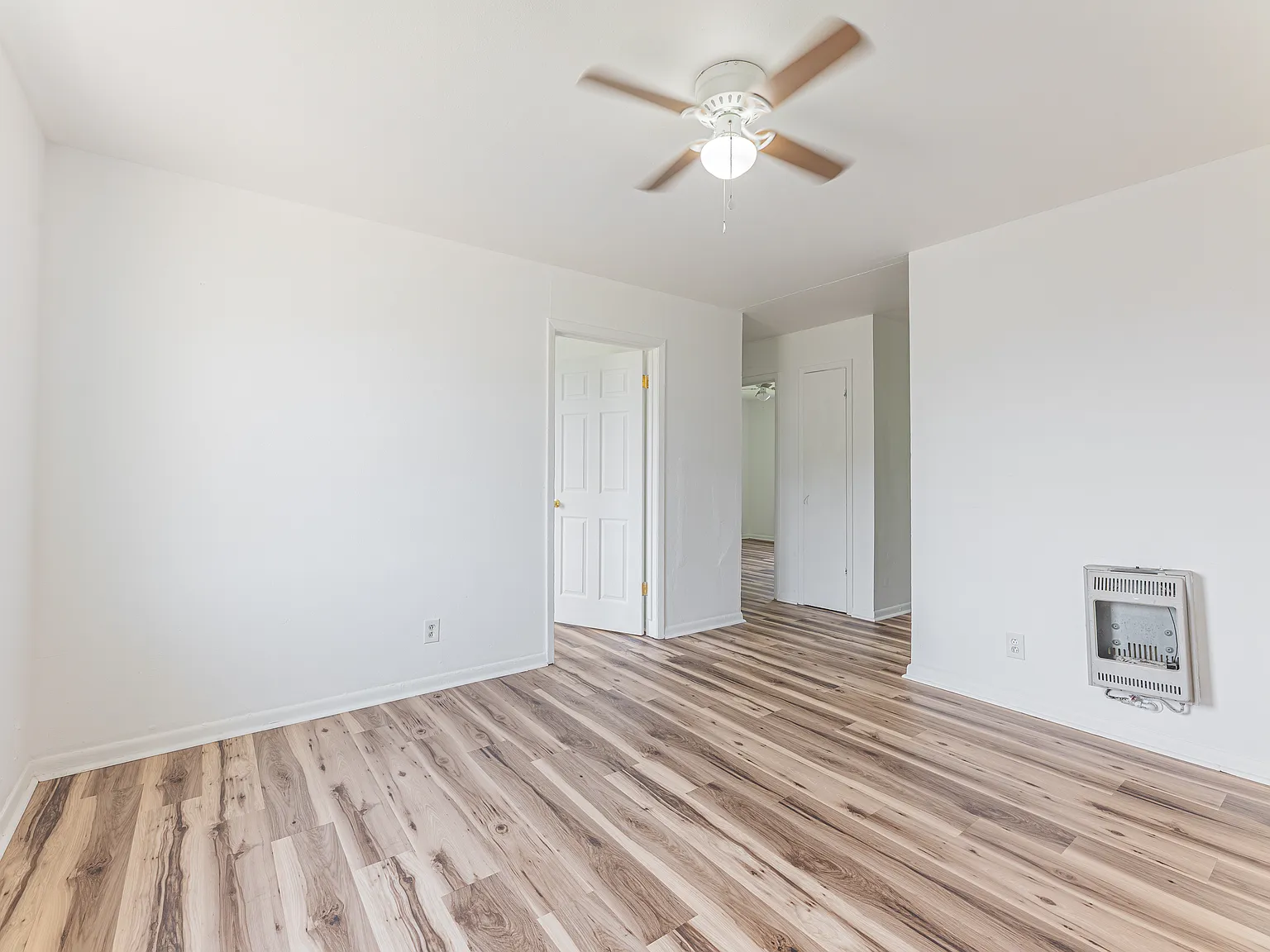 2 bed, 700 sqft, $695 — Photo 2