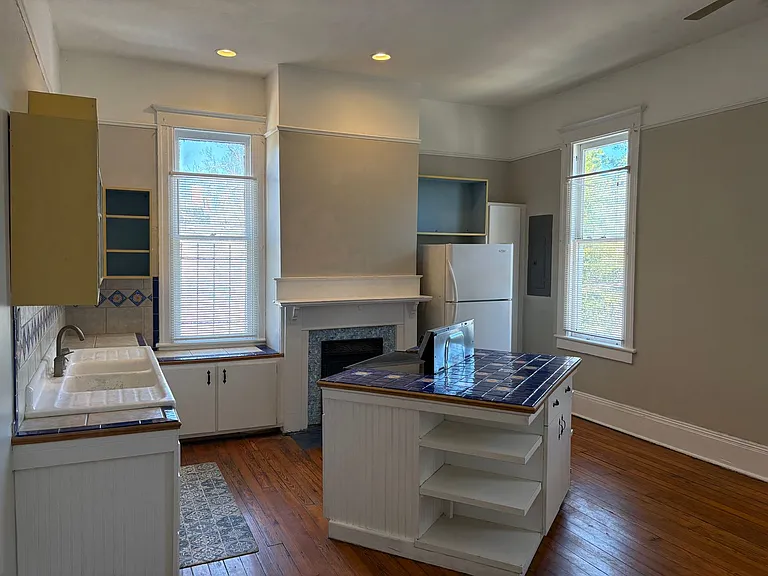 836 E Henry St #C — Photo 17