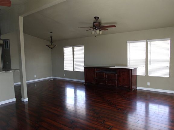 4th image of 1102 E 23rd Pl