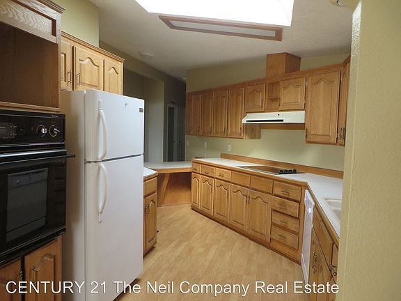 5th image of 662 NE Meadow Ave