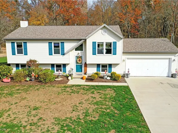 2434 Wilshire Dr, Cortland, OH 44410