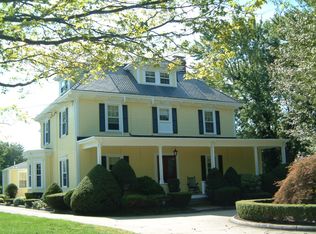 7 Hillside St, Dartmouth, MA 02748